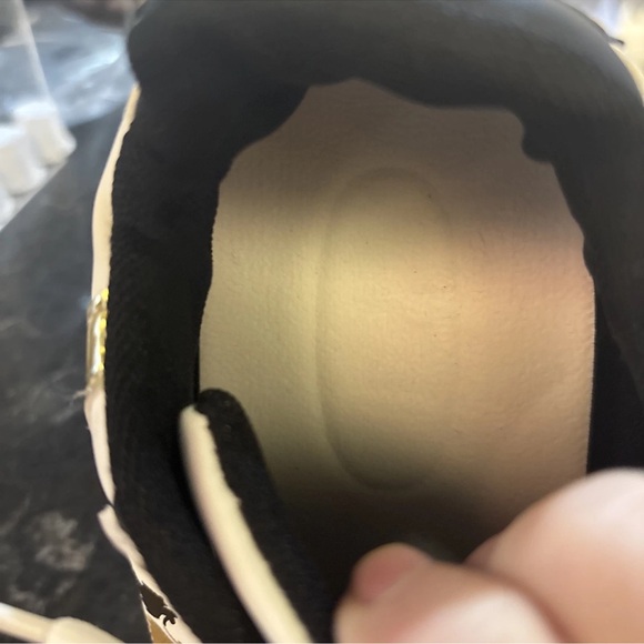 Fashion Sneakers LowTop Lace Up Size 7 BF 8 JNIPIGNWBF8 B&W Gold Trim Designer - Picture 6 of 16